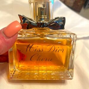 Miss Dior Chérie Perfume